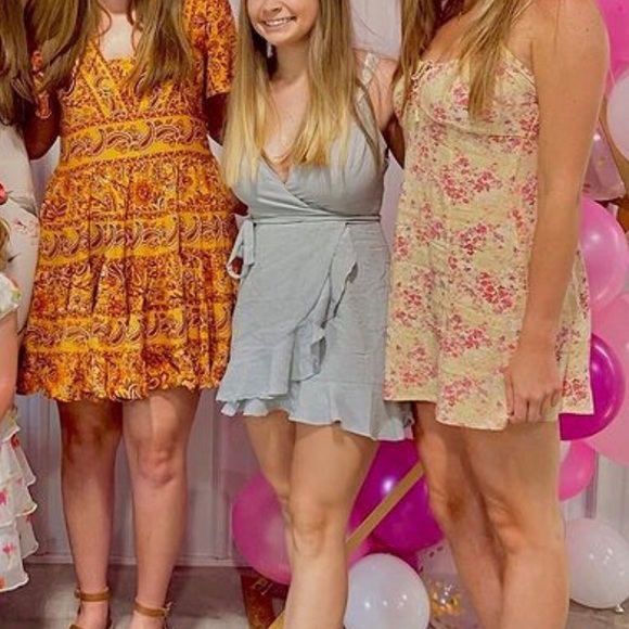 Princess Polly wrap dress - Picture 3 of 3